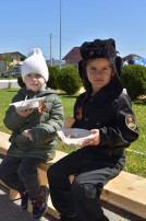 Важной частью фронтового быта была полевая кухня Важной частью фронтового быта была полевая кухня.